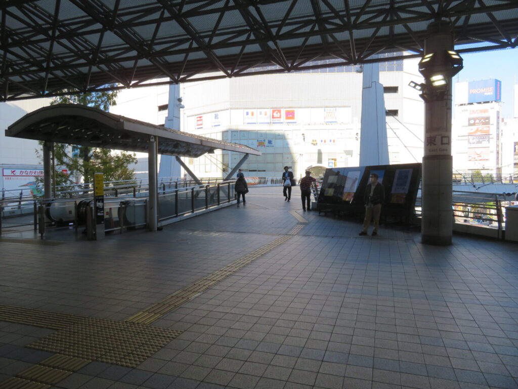 京急線 横須賀中央駅 東口改札の風景