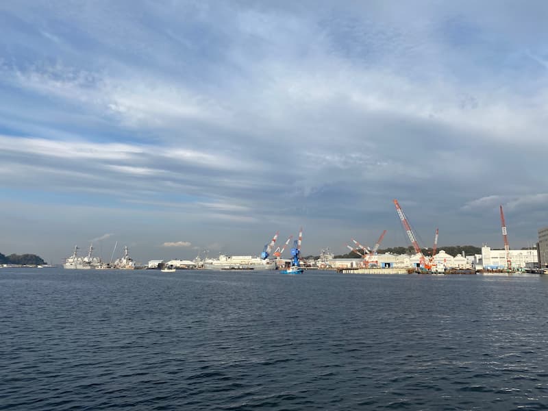 米海軍横須賀基地の眺め