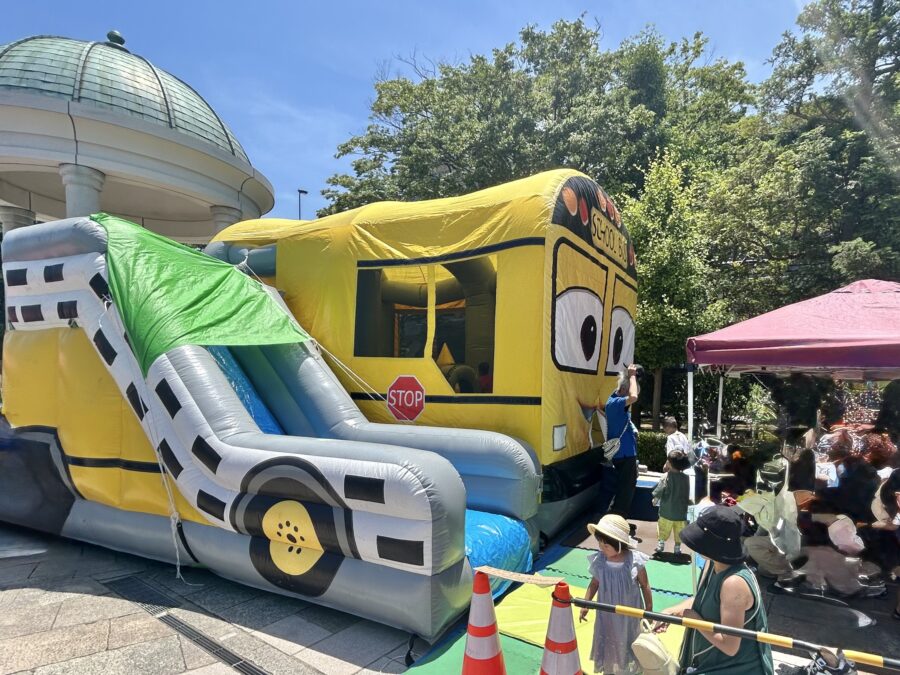 乗り物遊具