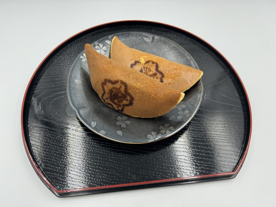 和菓子司いづみや 横須賀銘菓 よこすか焼き 中身の写真