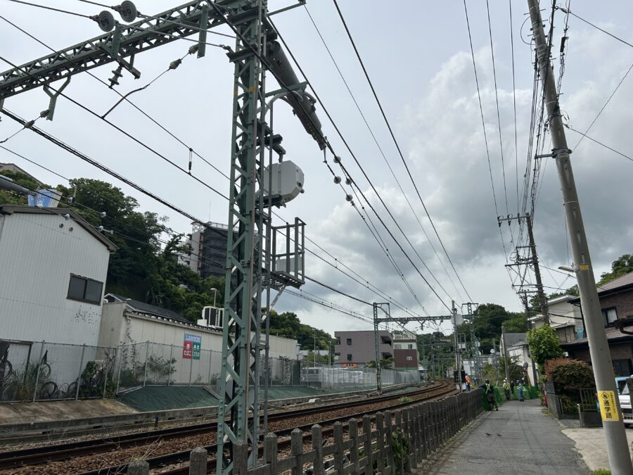 京急の線路 ローソン裏手