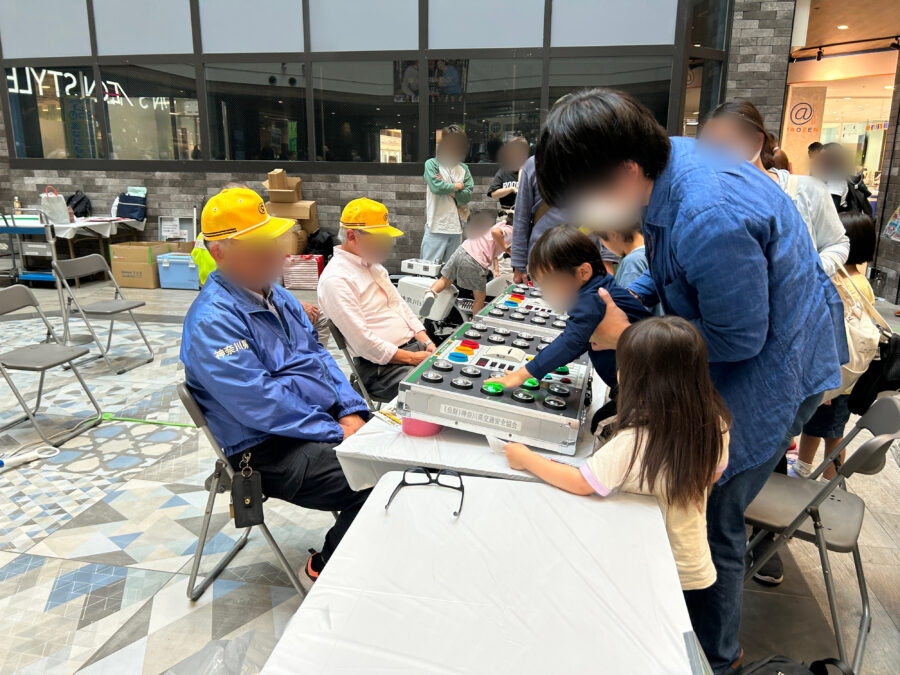 よこすかYYのりものフェスタ2025　コースカベイサイドストアーズ　交通安全イベント