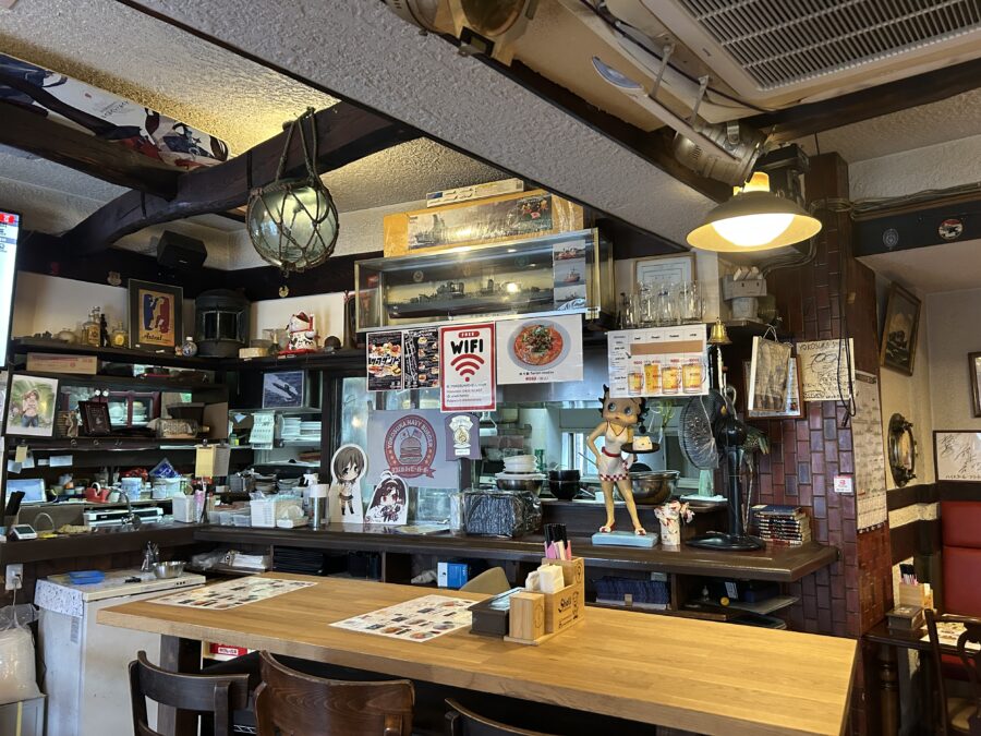 YOKOSUKA Shell(シェル)店内