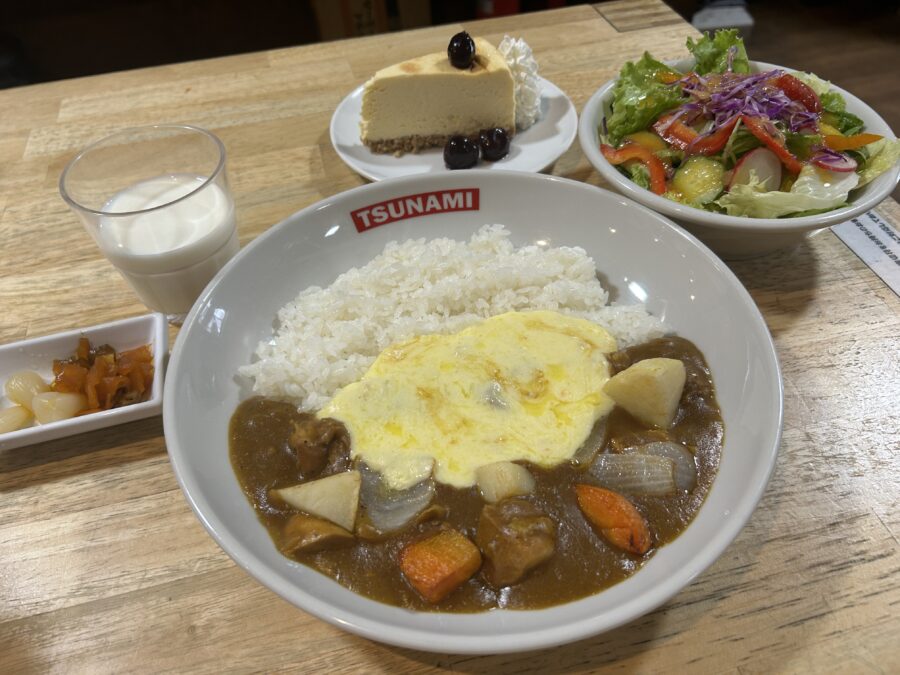 TSUNAMI　てるづきカレー