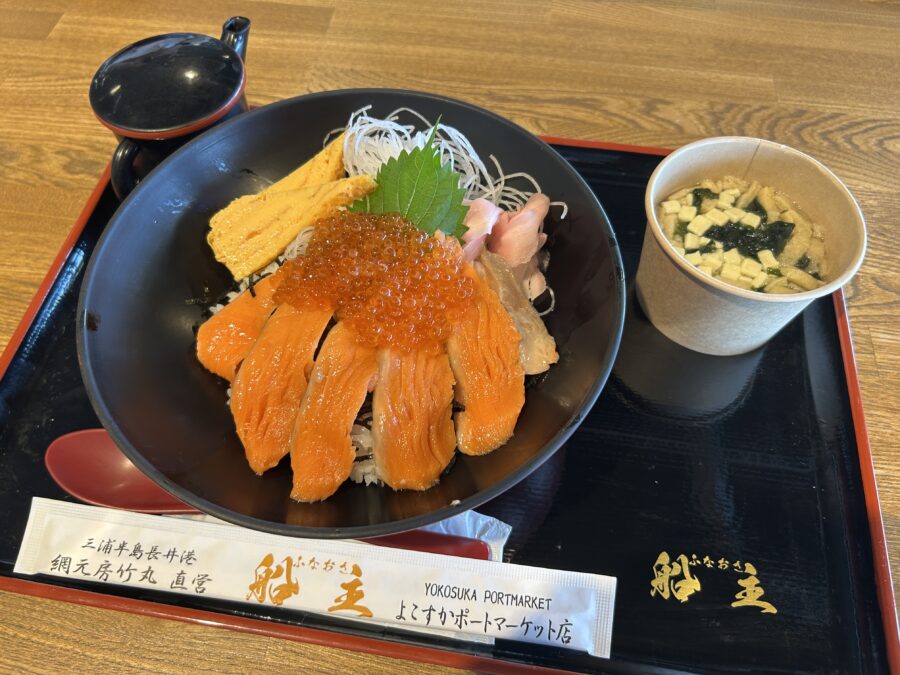 いくらサーモン親子丼