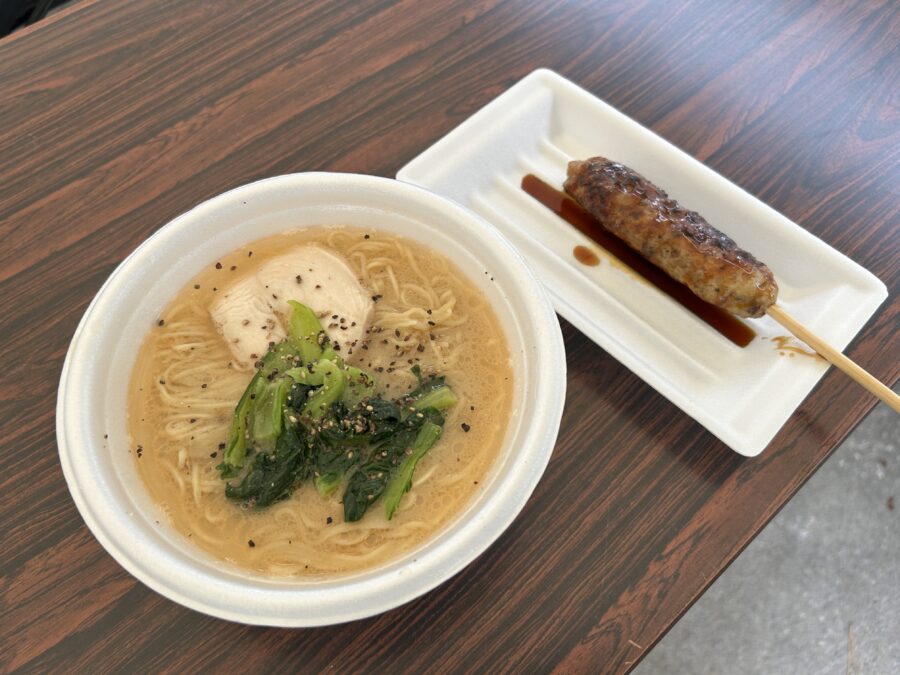 麺屋Mのラーメン、つくね棒