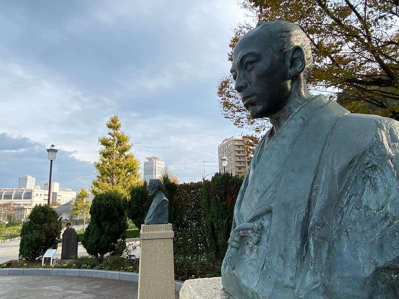 ヴェルニー・小栗胸像