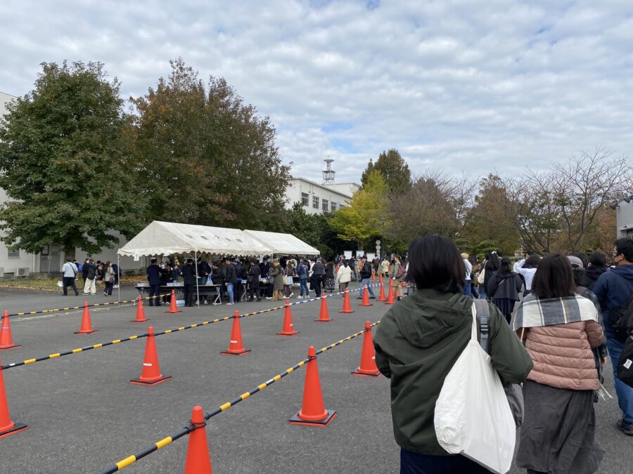 入門検査待機列