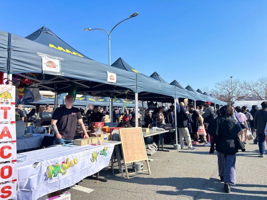 フードと物販のエリア