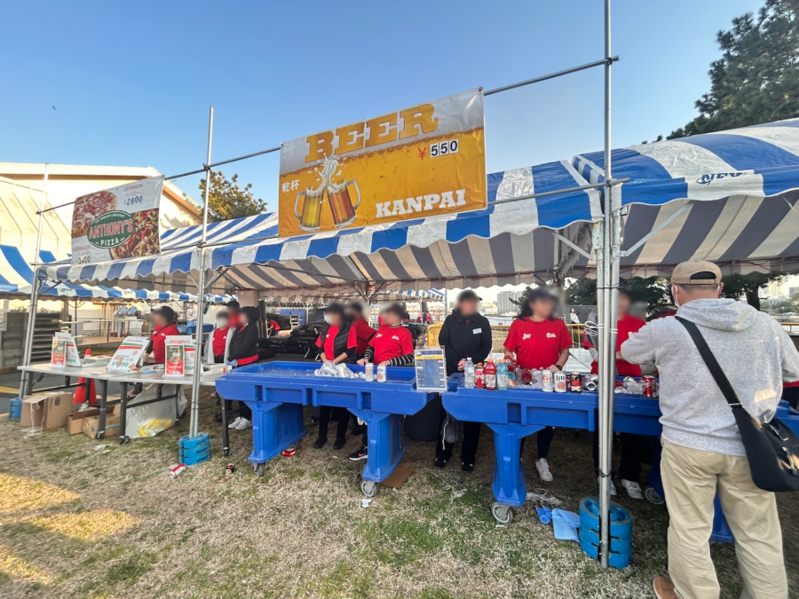 ピザやビールの販売